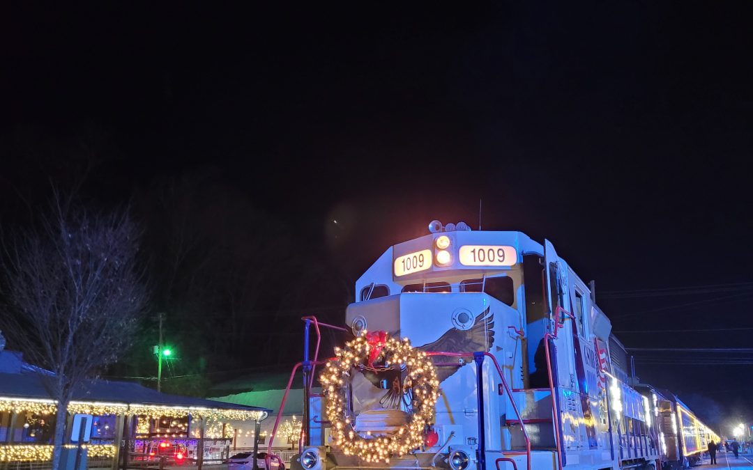 Stay for Polar Express at The Deep Creek Lodge🚂